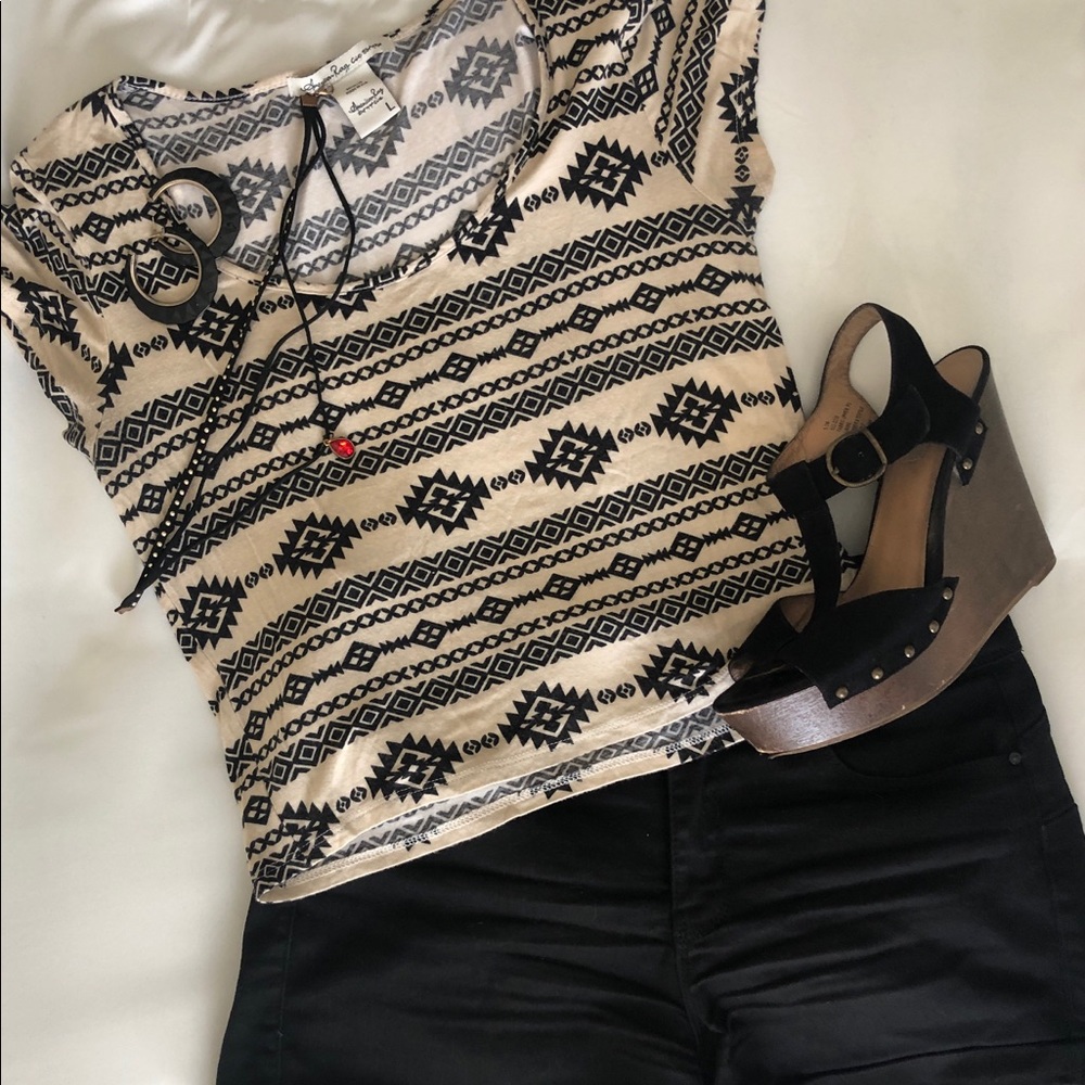 Bohemian pattern black & cream crop top
